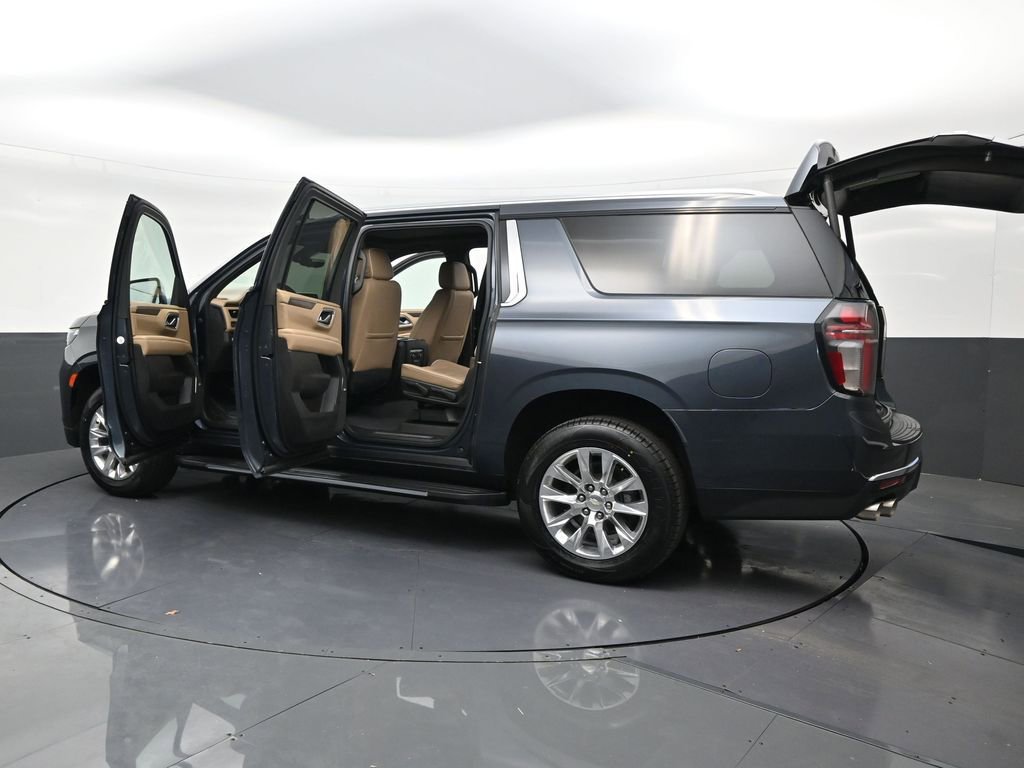 Used 2021 Chevrolet Suburban Premier w/ Premium Package RWD image 32