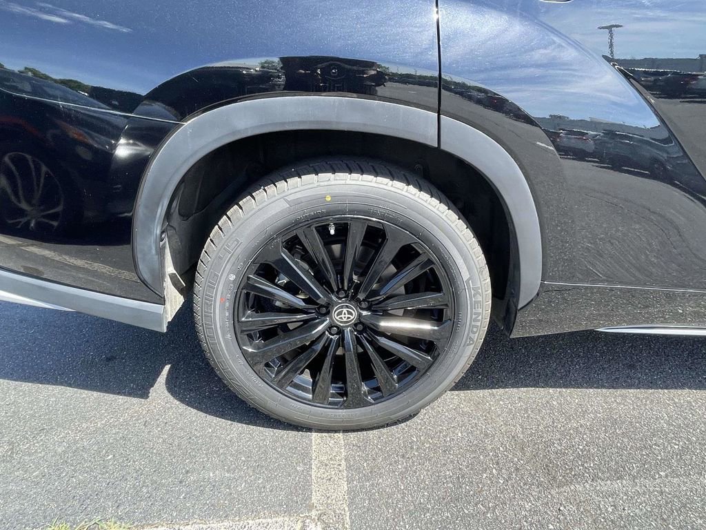 Used 2023 Toyota Highlander XSE FWD image 28