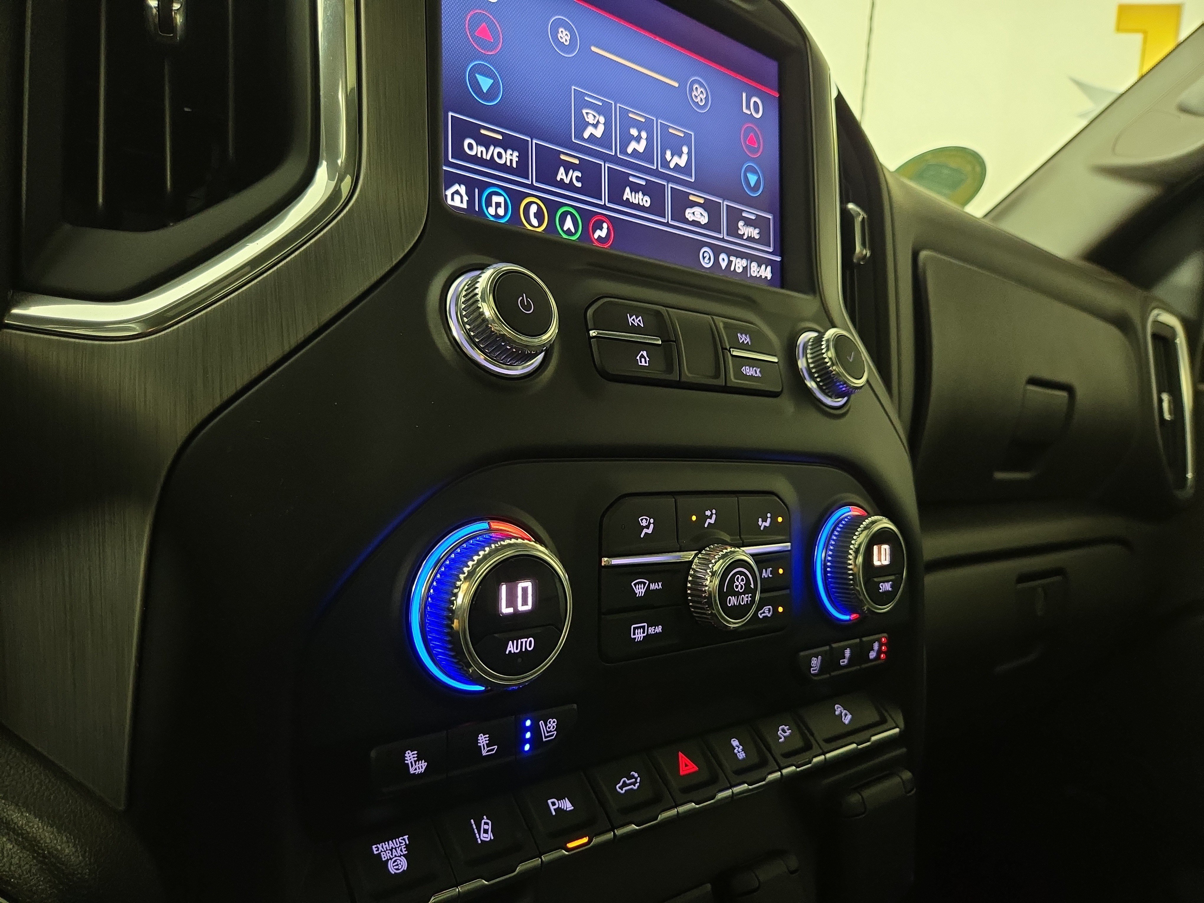 Certified 2020 GMC Sierra 3500 Denali w/ Denali Ultimate Package AWD/4WD image 28