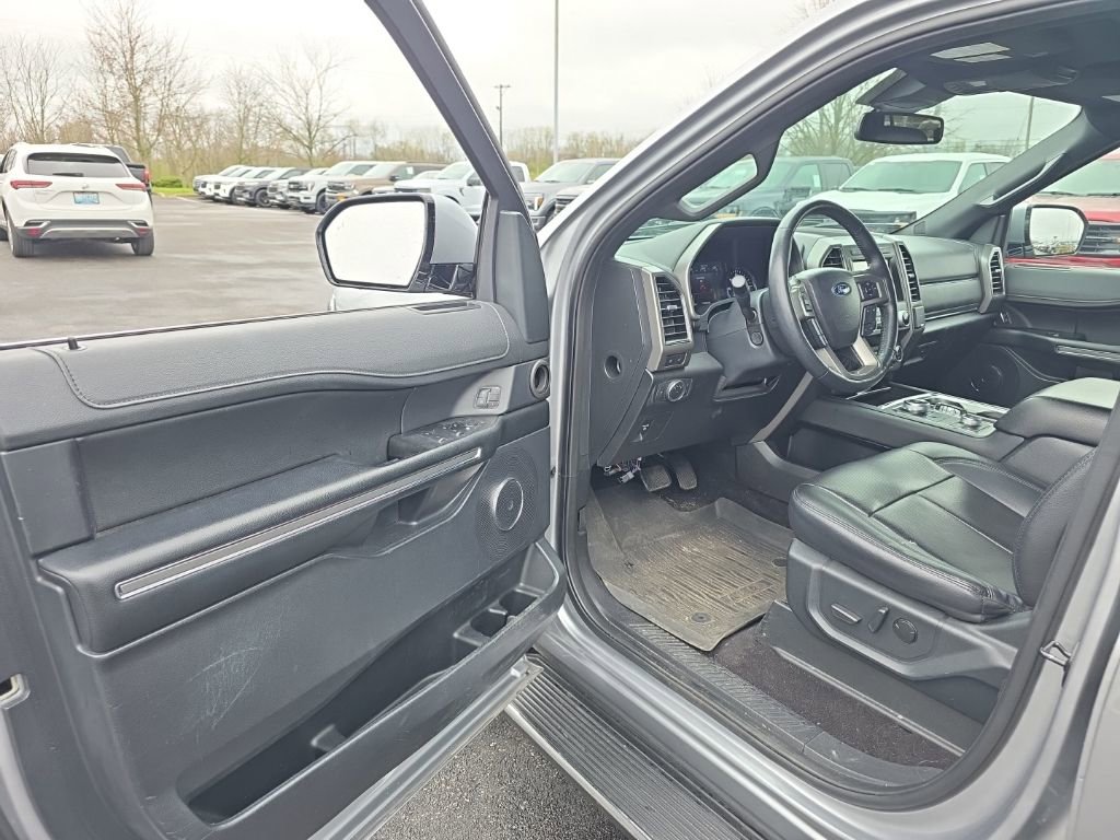 Used 2021 Ford Expedition XLT AWD/4WD image 5
