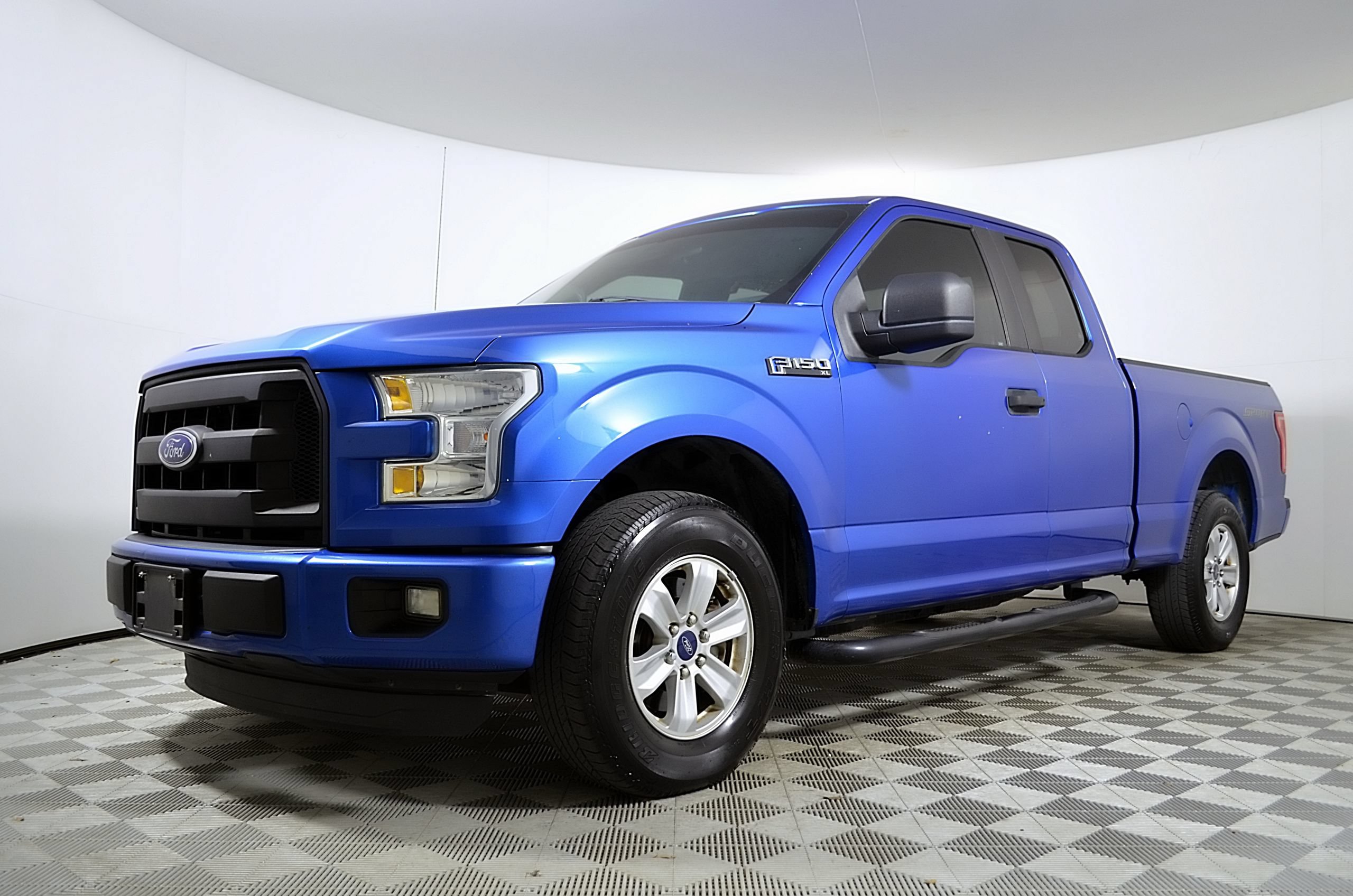 Used 2015 Ford F150 XL w/ Equipment Group 101A Mid RWD image 2