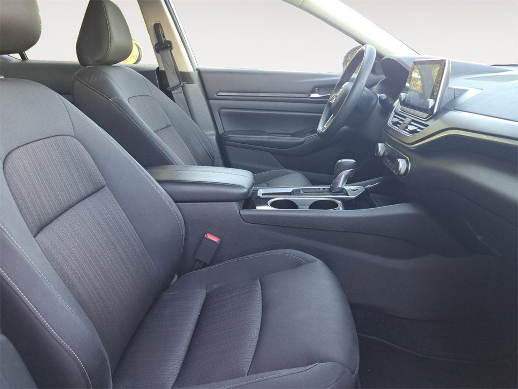Used 2024 Nissan Altima 2.5 SV image 15