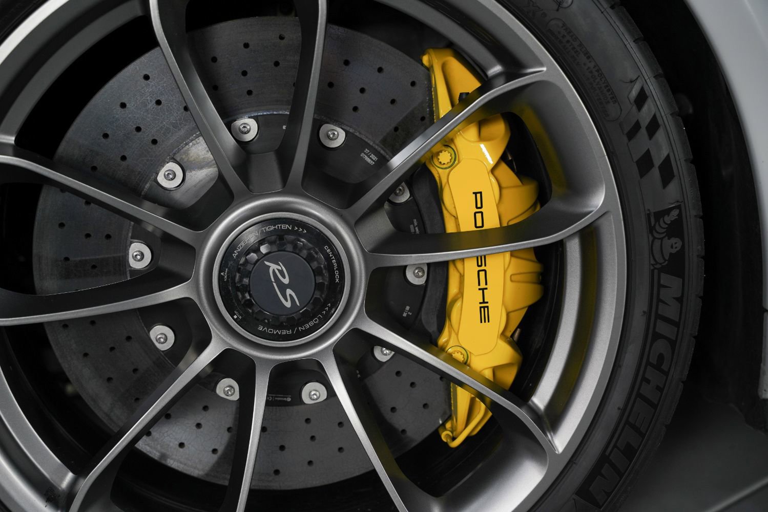 Used 2019 Porsche 911 GT3 RS RWD image 16