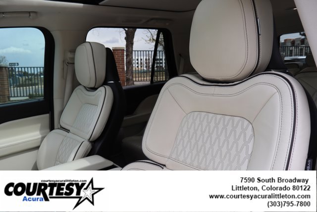 Used 2021 Lincoln Navigator Black Label w/ Special Edition Package AWD/4WD image 22