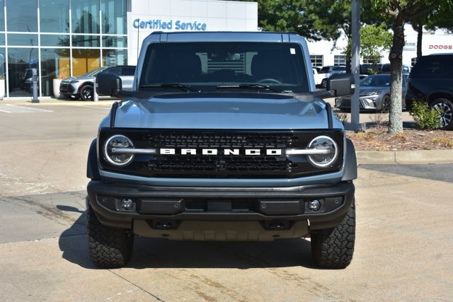 Used 2025 Ford Bronco Outer Banks AWD/4WD image 2