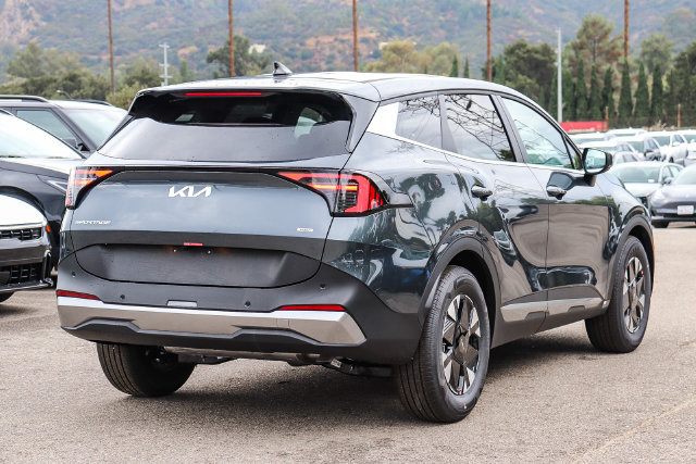 New 2027 Kia Sportage LX FWD image 16