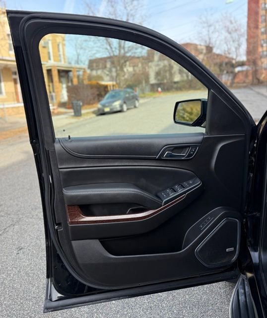 Used 2017 GMC Yukon SLT image 16