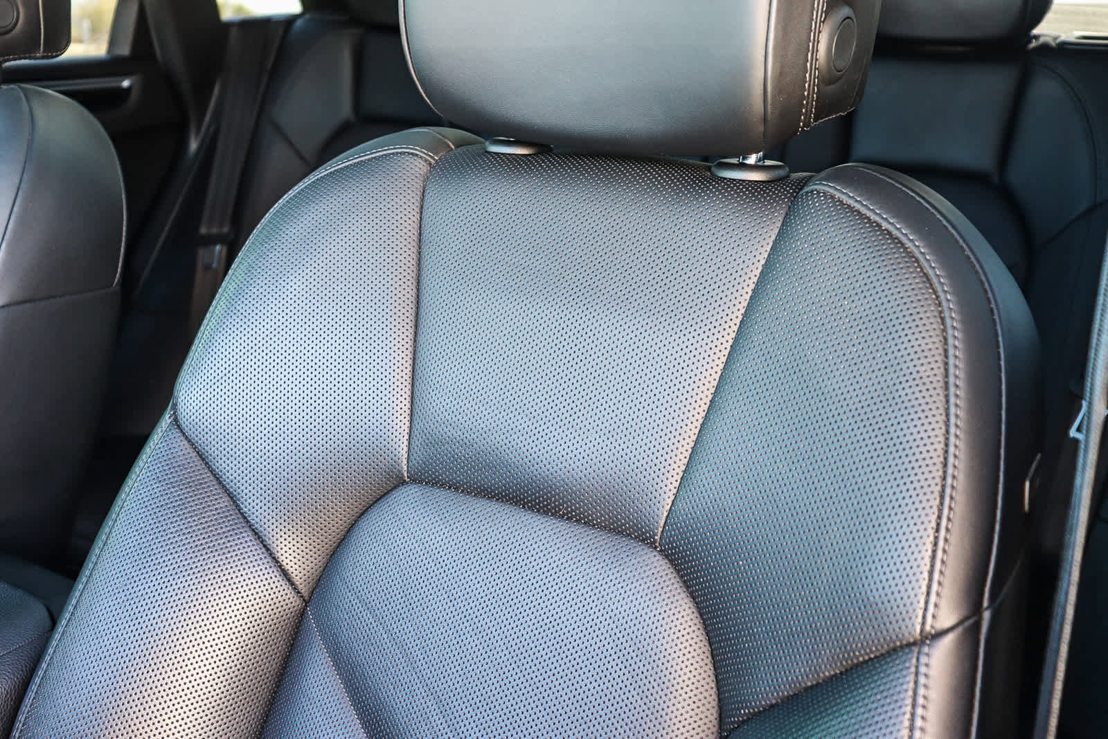 Used 2017 Porsche Macan image 26