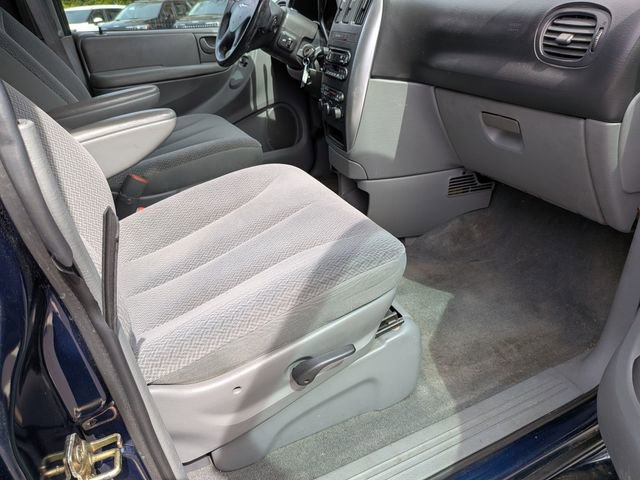 Used 2005 Chrysler Town & Country Touring image 22
