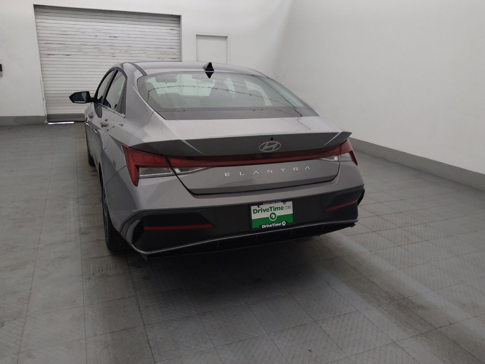 Used 2025 Hyundai Elantra SEL image 5