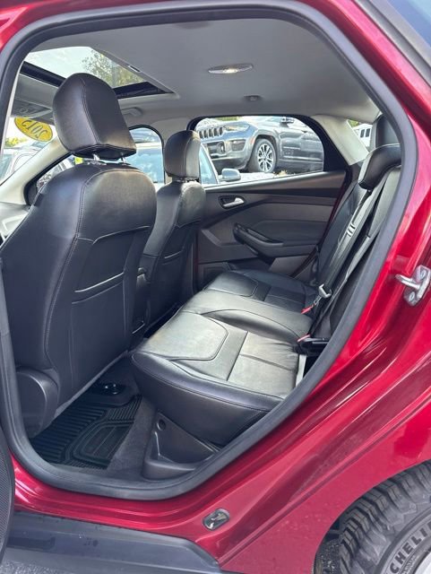 Used 2015 Ford Focus SE w/ Equipment Group 201A FWD image 11