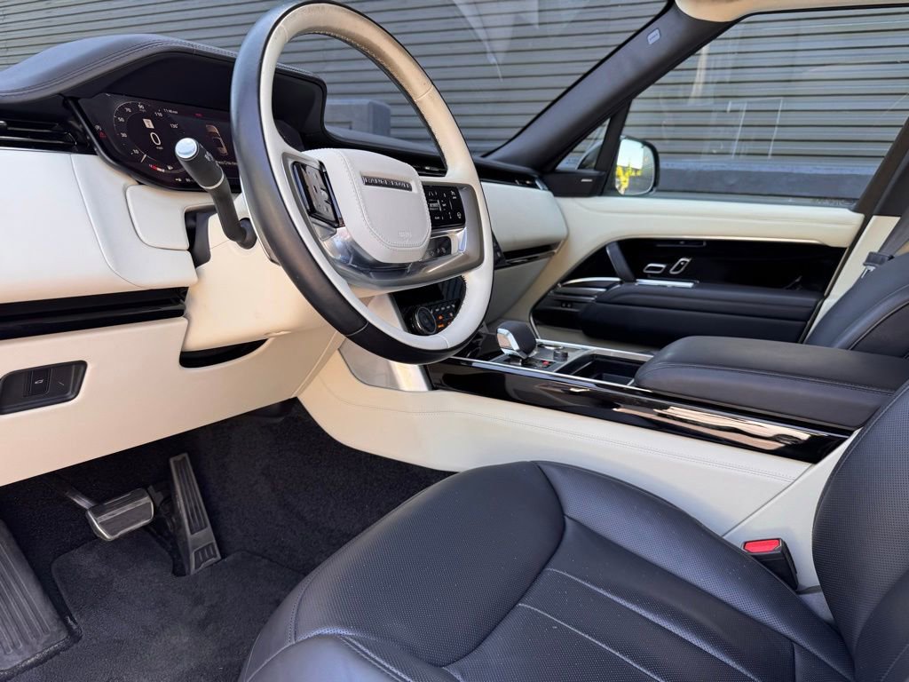 Used 2023 Land Rover Range Rover SE AWD/4WD image 4