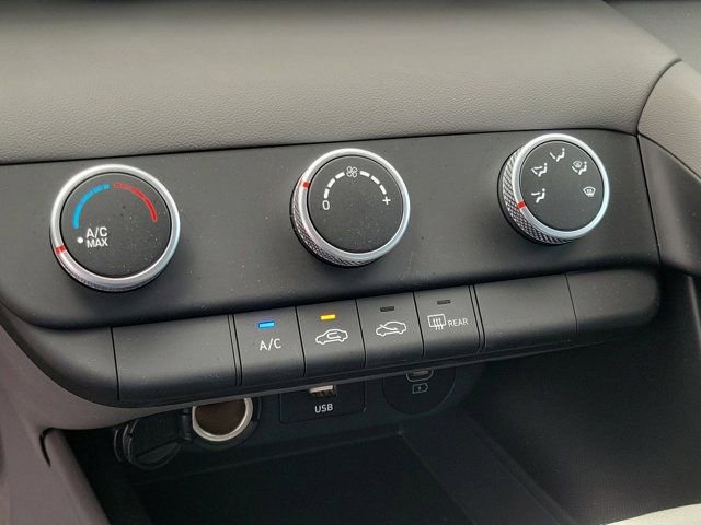 Certified 2025 Hyundai Elantra SE w/ Cargo Package FWD image 25