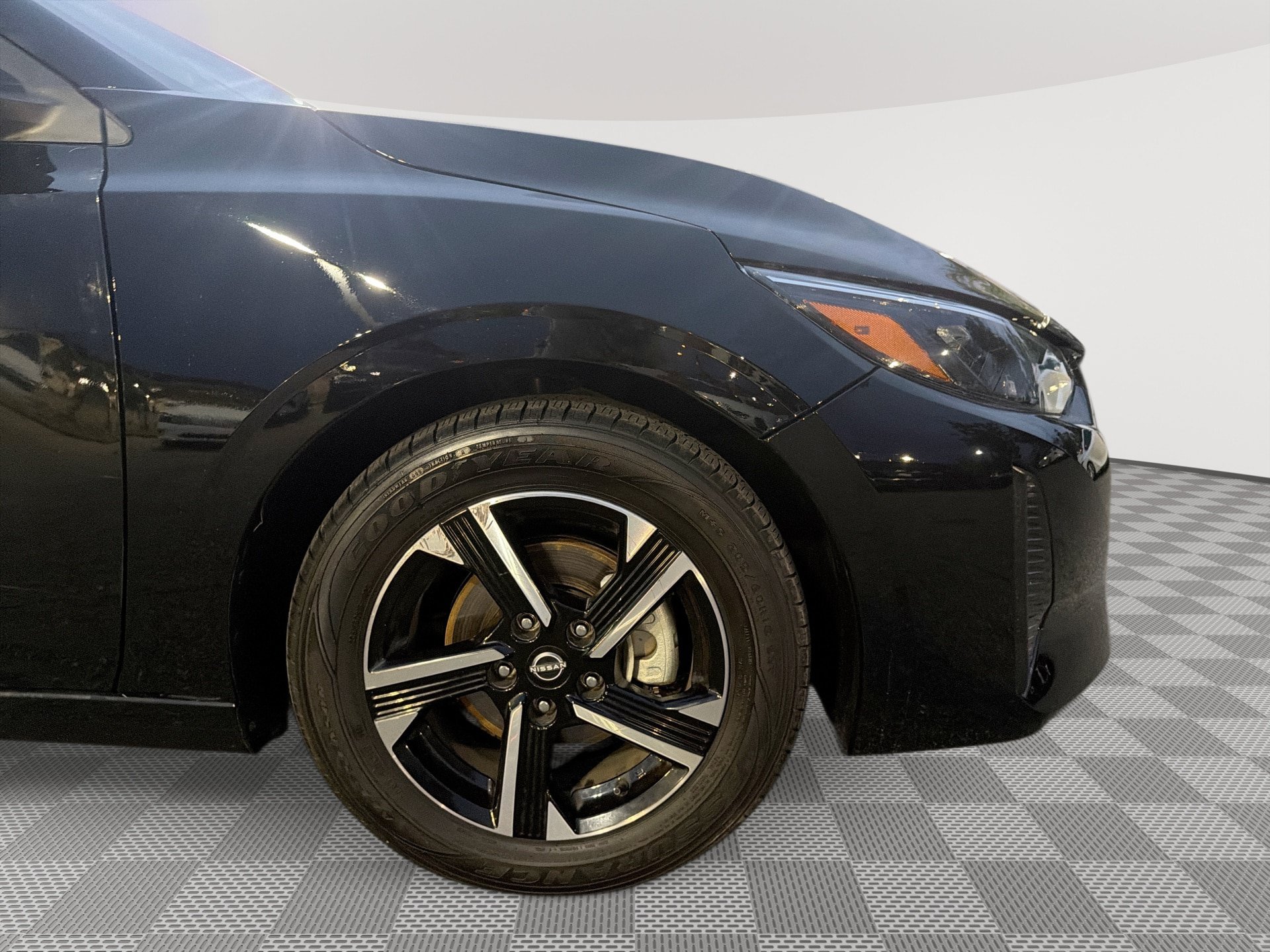 Used 2025 Nissan Sentra SV FWD image 30