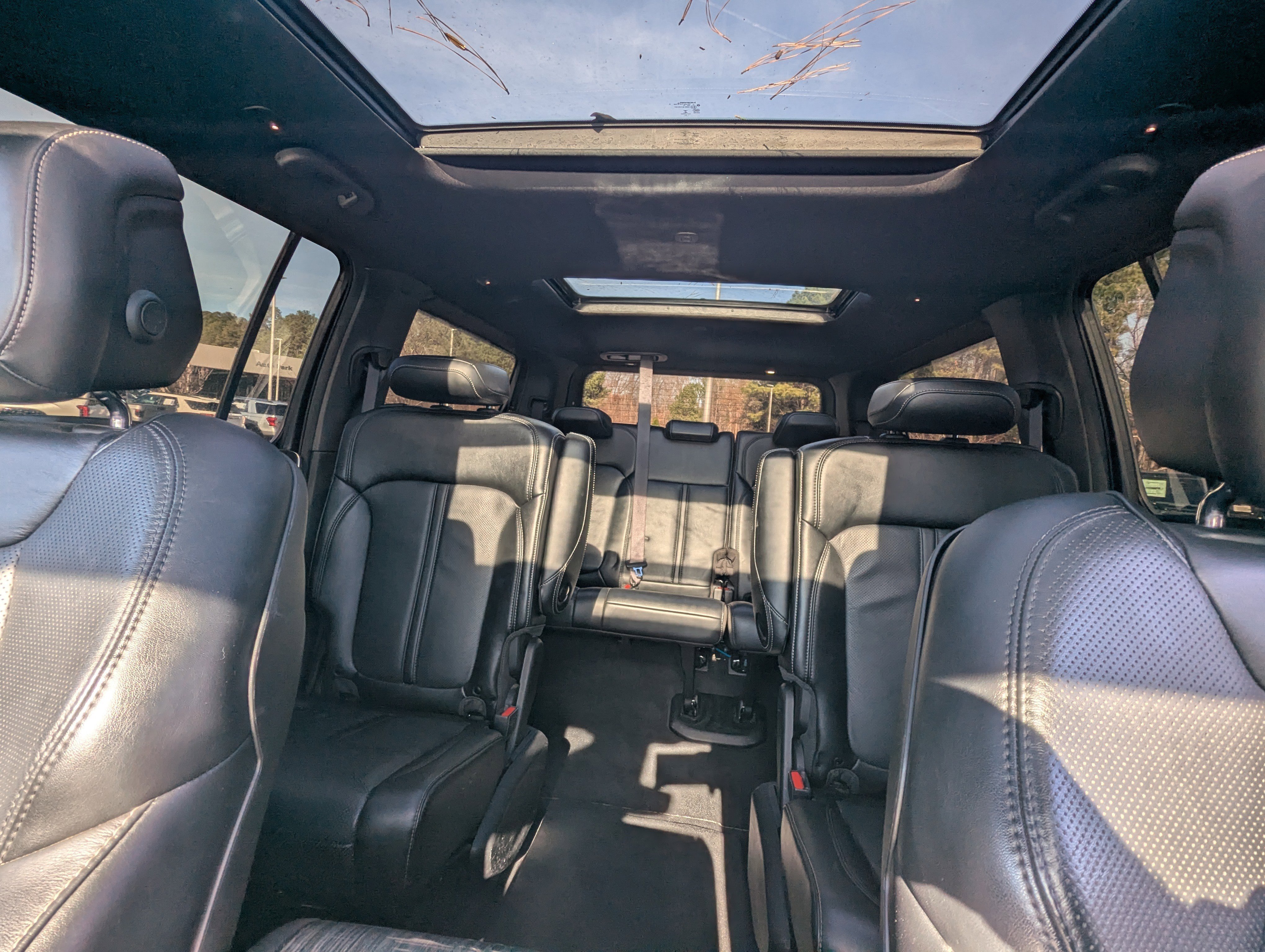 Used 2022 Jeep Wagoneer Series III w/ Premium Group I image 10