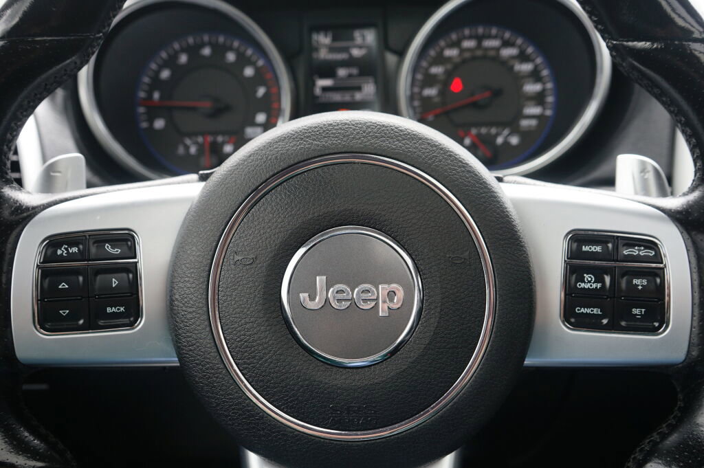 Used 2012 Jeep Grand Cherokee SRT8 w/ Luxury Group II image 24