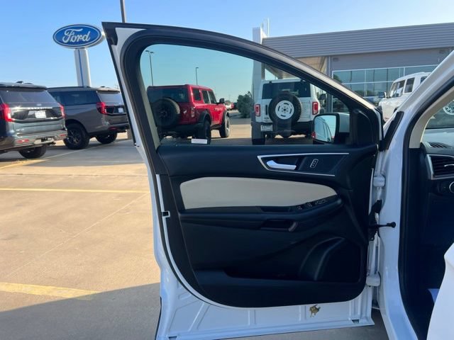 Used 2024 Ford Edge SEL w/ Convenience Package AWD/4WD image 9