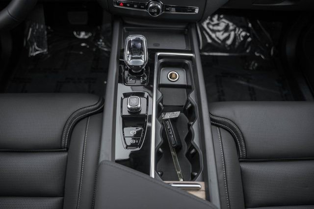 New 2026 Volvo XC60 B5 Ultra w/ Protection Package Premier image 29