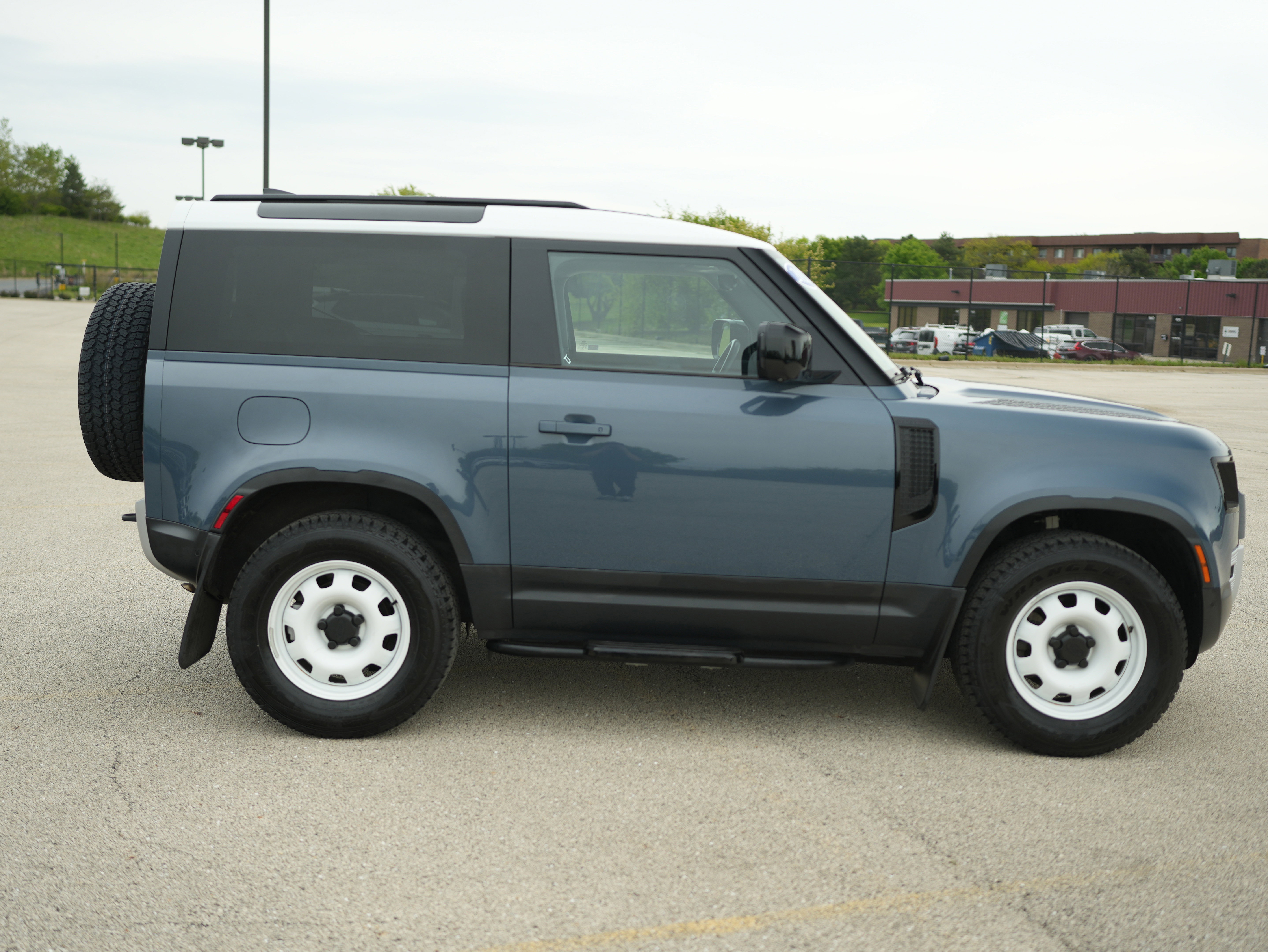 Used 2022 Land Rover Defender 90 AWD/4WD image 9