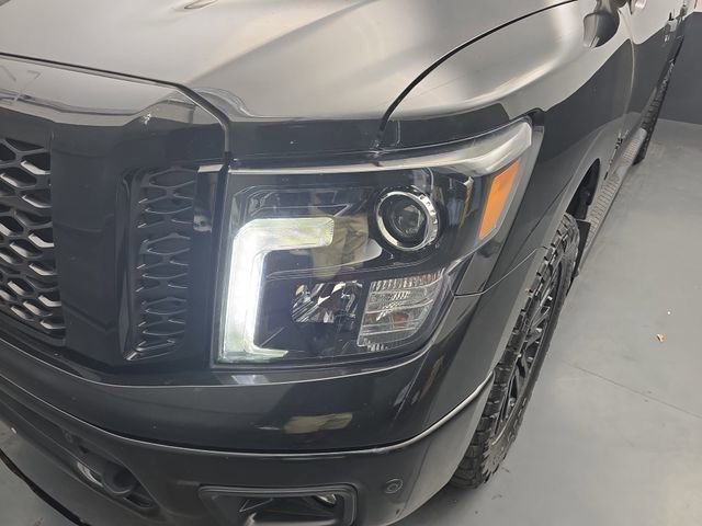 Used 2019 Nissan Titan SL w/ Midnight Edition AWD/4WD image 14