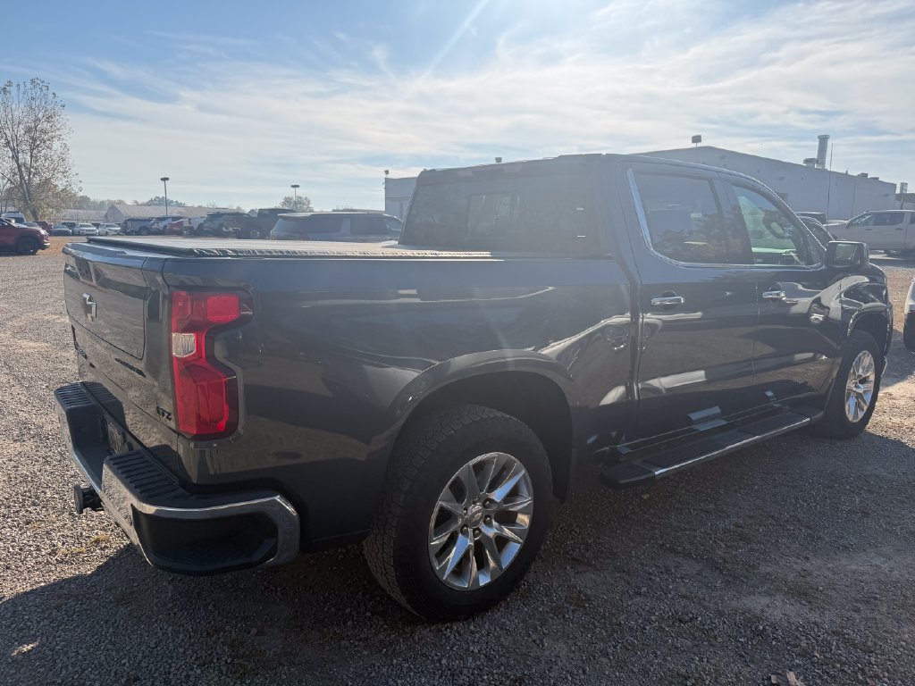 Used 2022 Chevrolet Silverado 1500 LTZ AWD/4WD image 5
