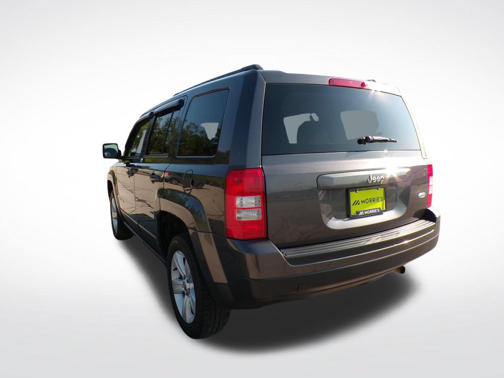 Used 2017 Jeep Patriot Latitude FWD image 3