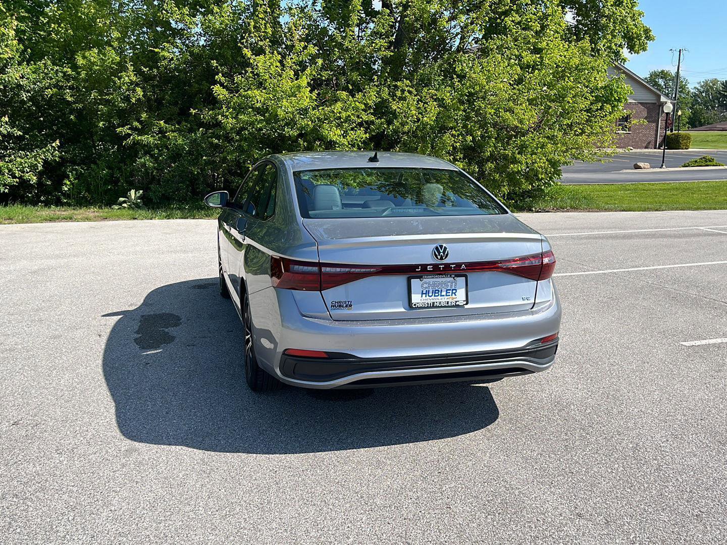 Used 2025 Volkswagen Jetta SE FWD image 3