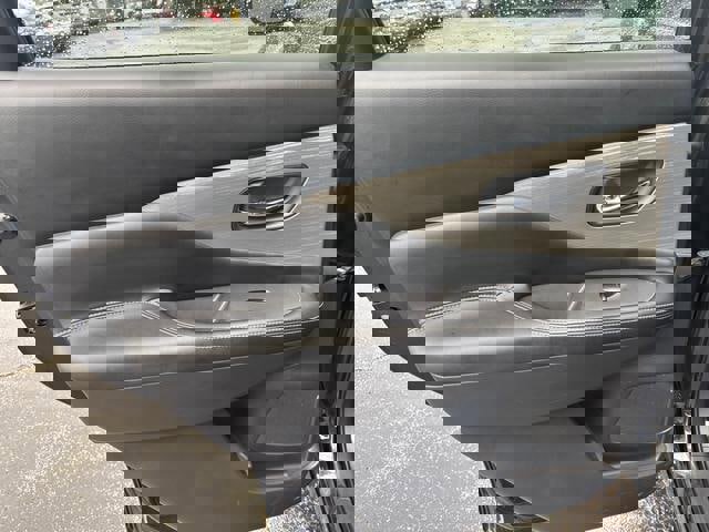 Used 2017 Nissan Murano SV image 12