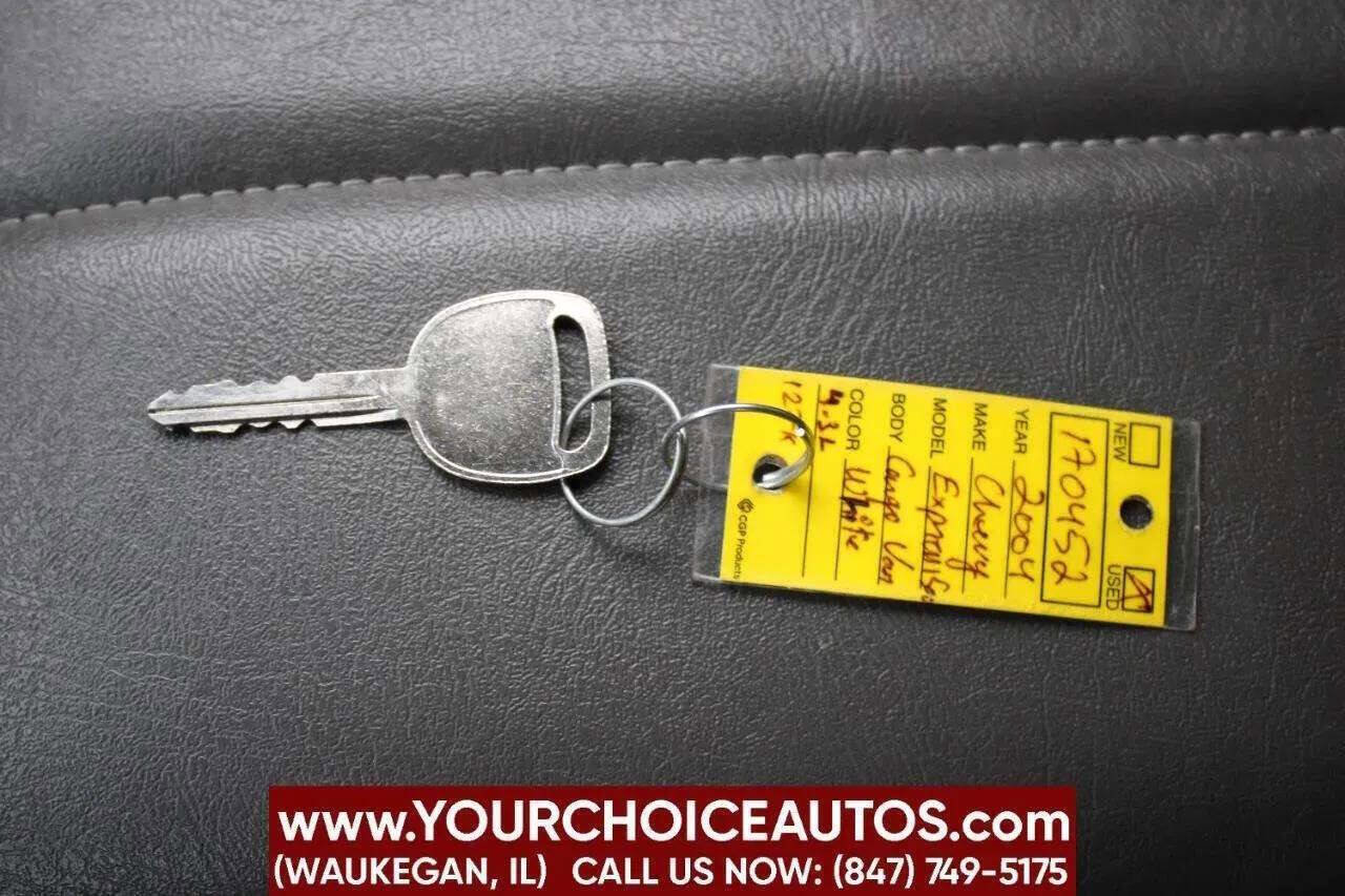 Used 2004 Chevrolet Express 1500 image 22