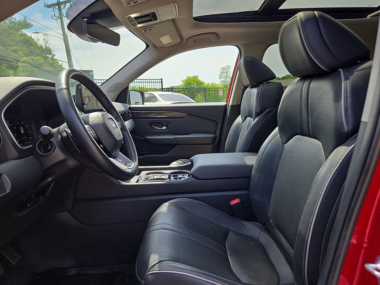 Used 2023 Honda Pilot Elite image 13