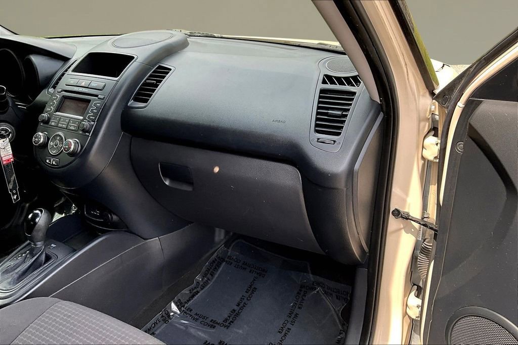Used 2013 Kia Soul FWD image 22