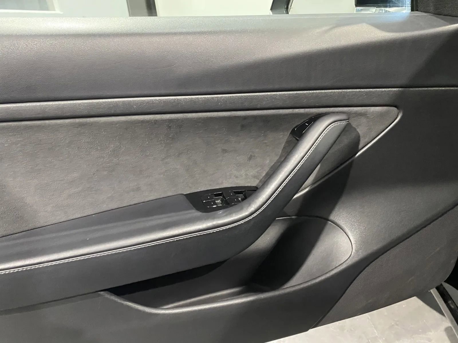 Used 2020 Tesla Model 3 Standard Range Plus image 12