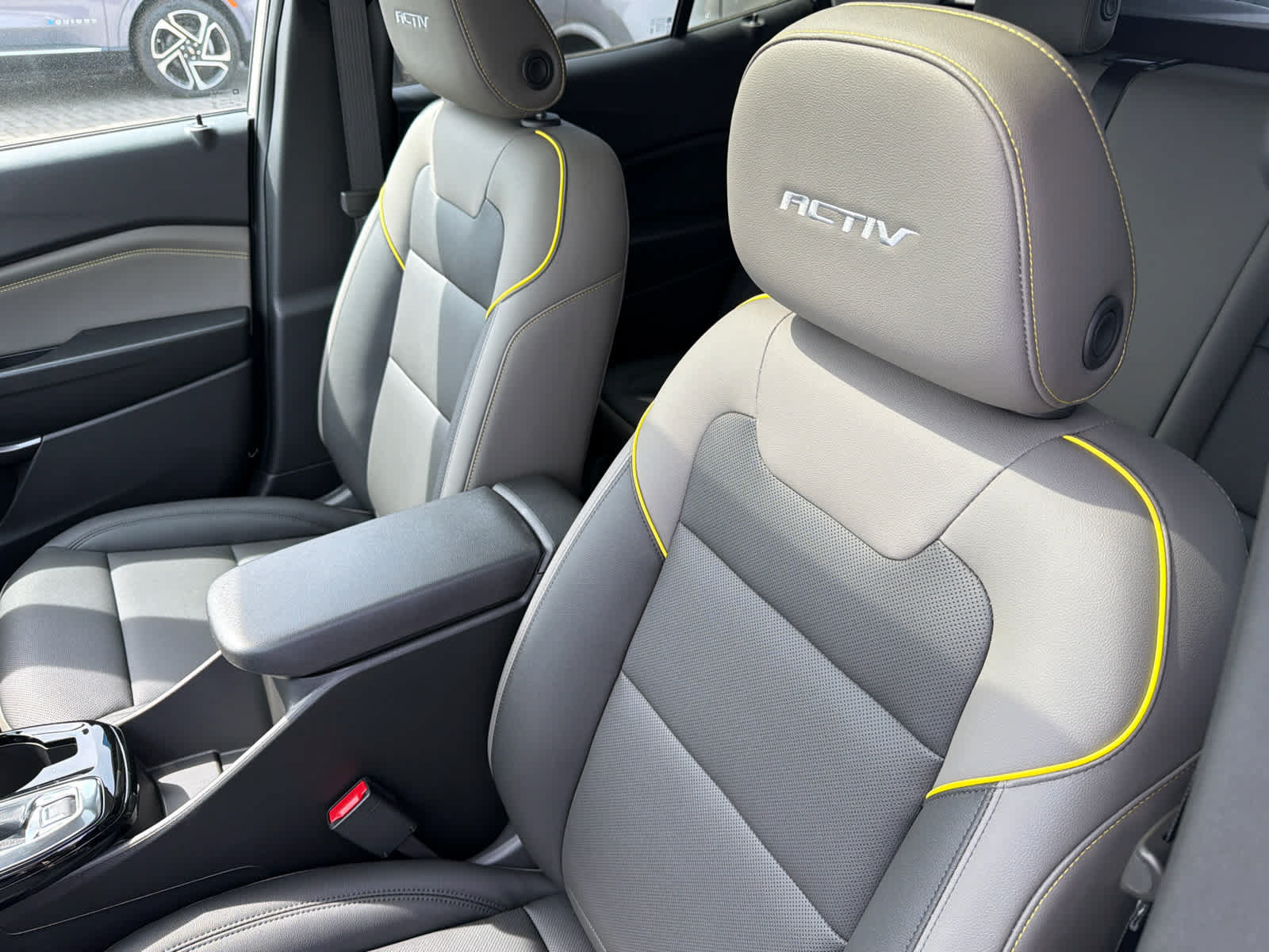 New 2026 Chevrolet Trax ACTIV w/ Sunroof Package FWD image 21