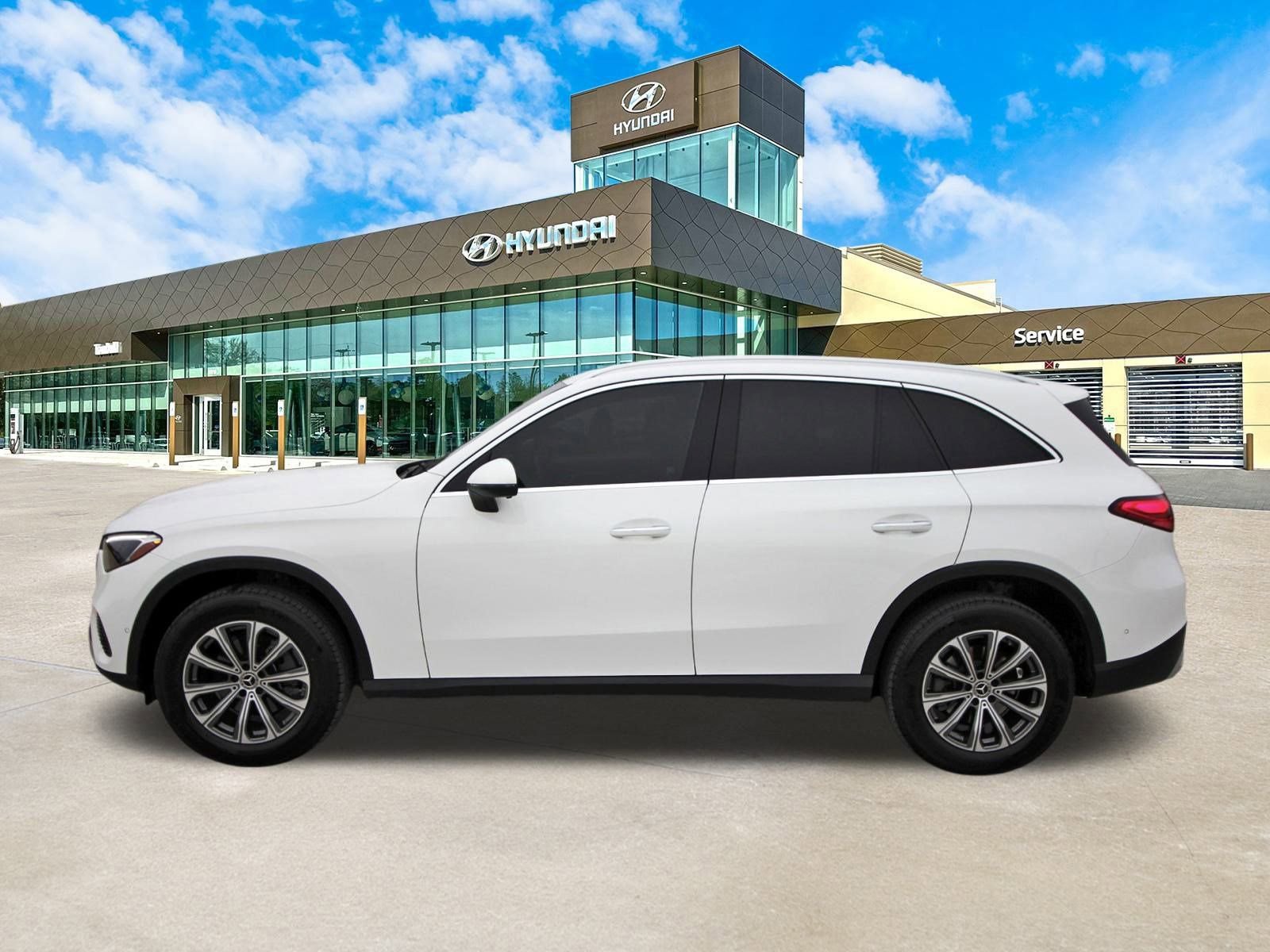 Used 2025 Mercedes-Benz GLC 300 image 9