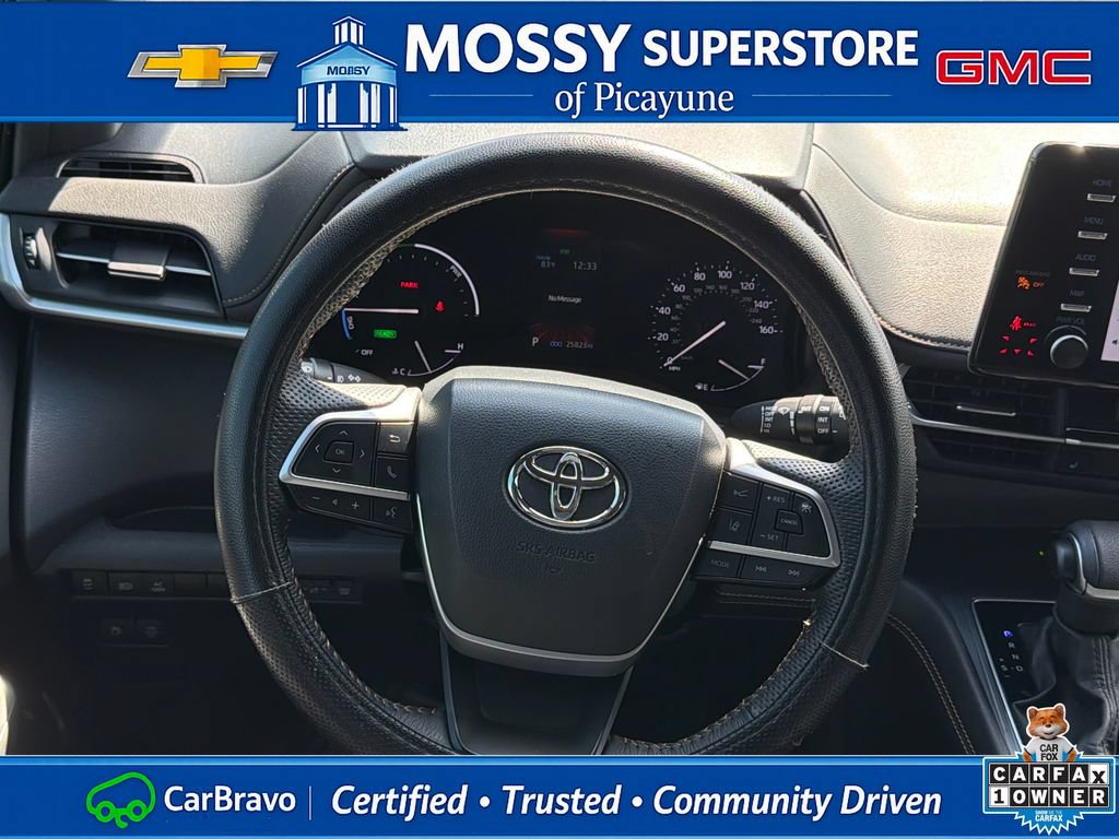 Used 2024 Toyota Sienna XLE Woodland Edition AWD/4WD image 16