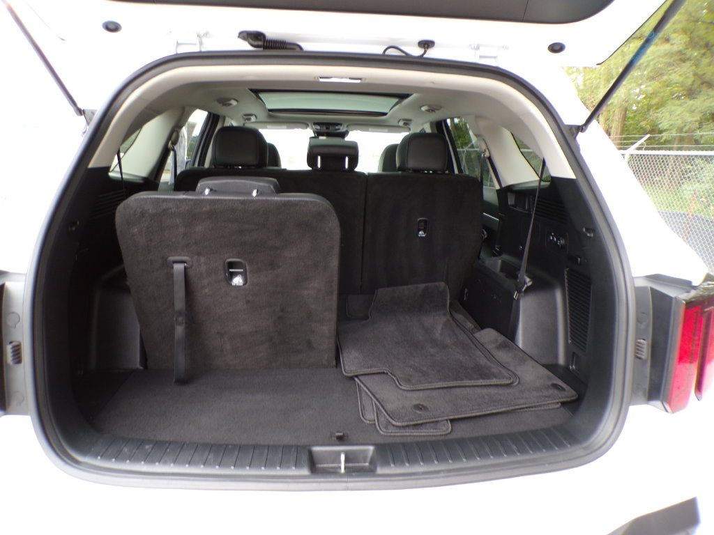 Used 2025 Kia Sorento S w/ Panoramic Sunroof Package FWD image 19