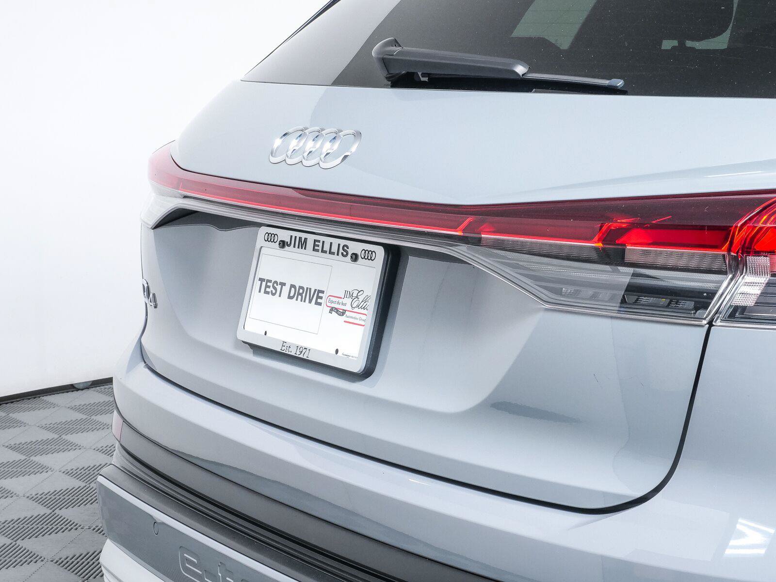 Used 2023 Audi Q4 e-tron Premium Plus w/ Premium Plus RWD image 36