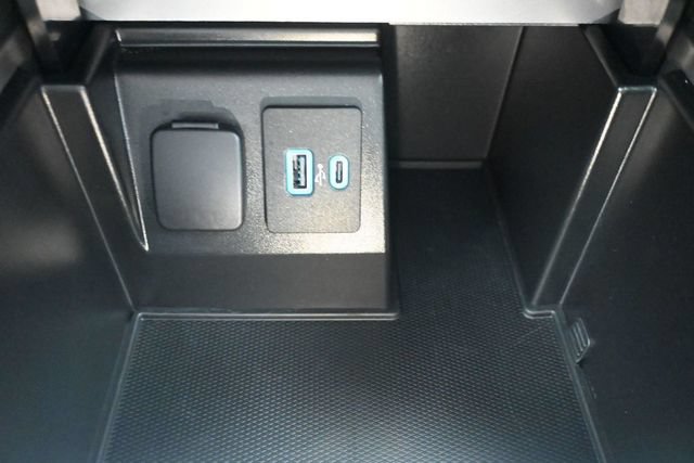 Used 2020 Ford Explorer Platinum AWD/4WD image 33