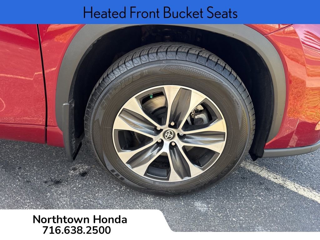 Used 2022 Toyota Highlander XLE image 14