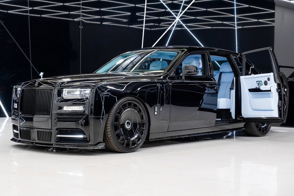 Used 2026 Rolls-Royce Phantom Sedan RWD image 31