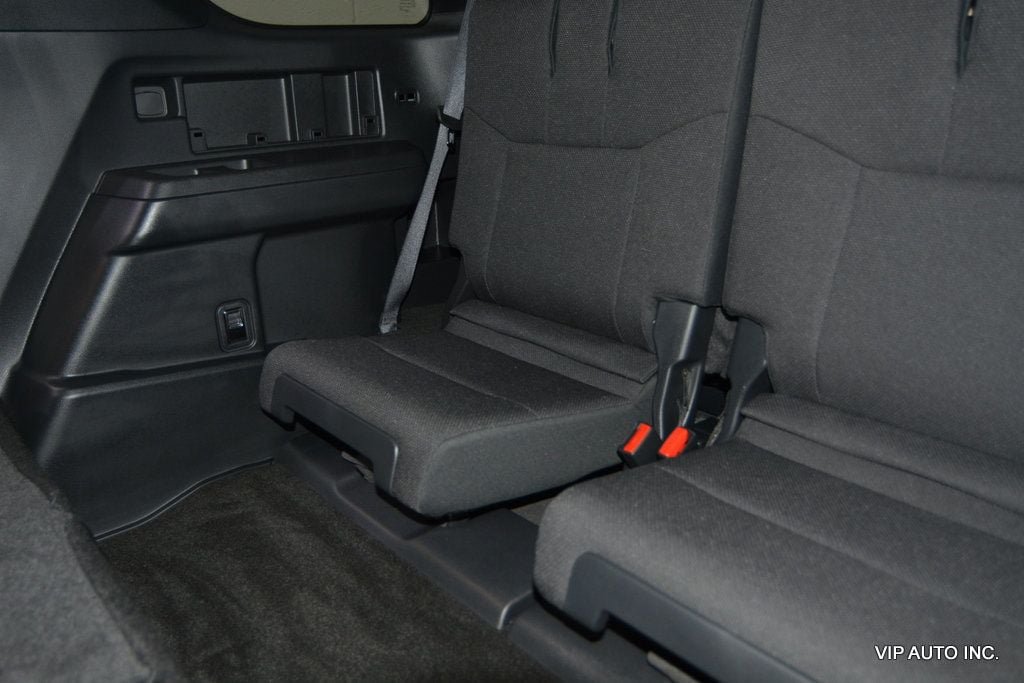 Used 2025 Toyota 4Runner SR5 AWD/4WD image 30