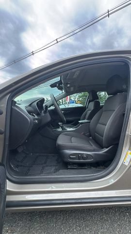 Used 2022 Chevrolet Malibu LT FWD image 11