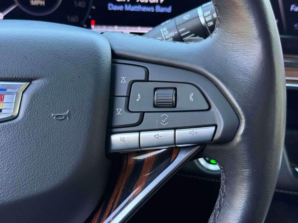 Used 2024 Cadillac Escalade ESV Luxury image 32