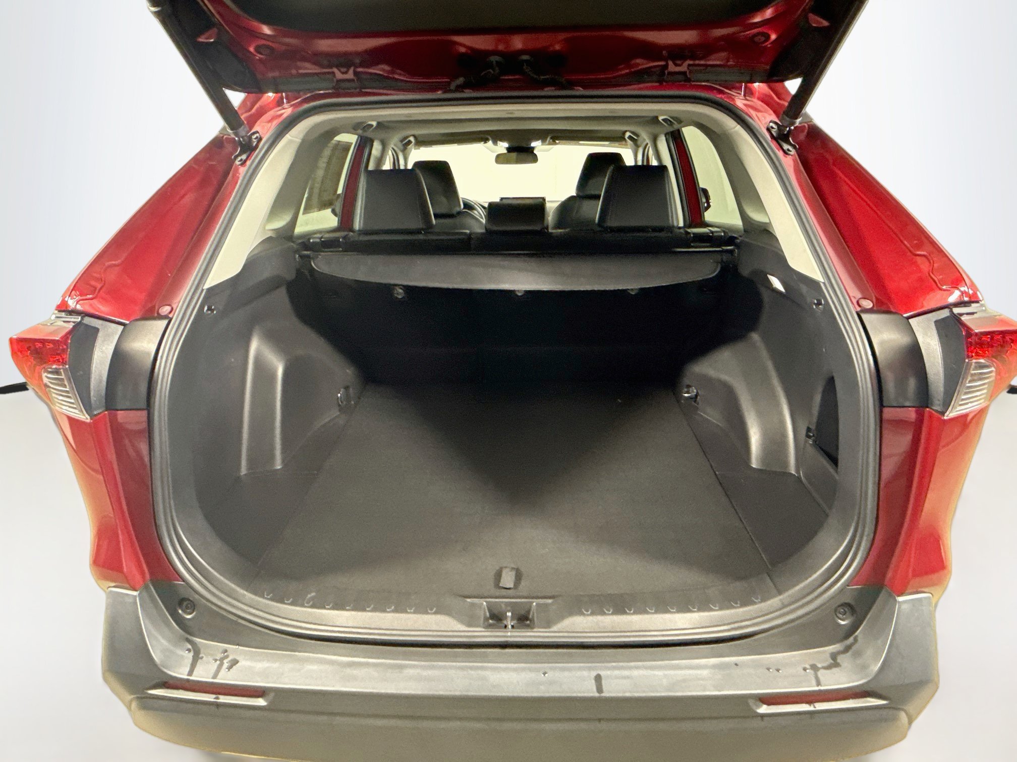 Certified 2022 Toyota RAV4 XLE Premium FWD image 24