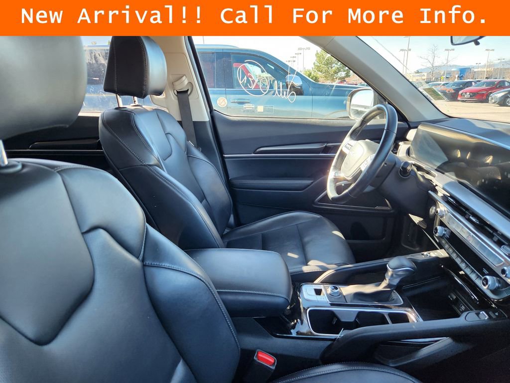 Used 2025 Kia Telluride S image 8
