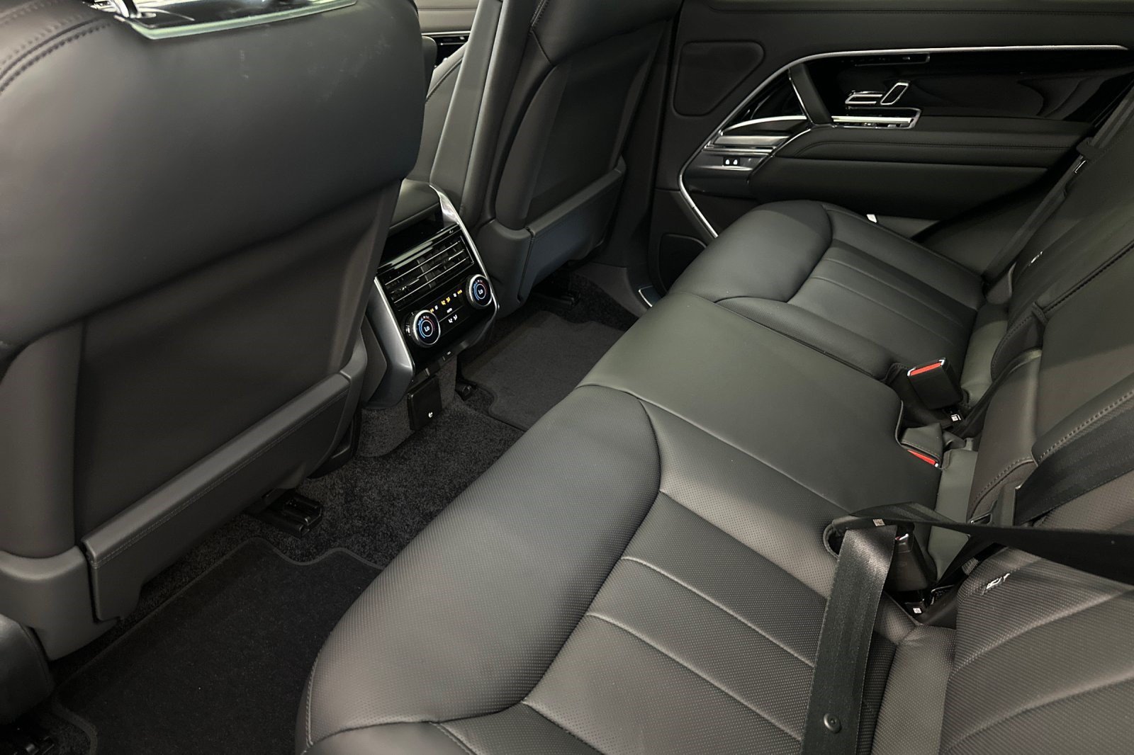 New 2026 Land Rover Range Rover SE AWD/4WD image 25