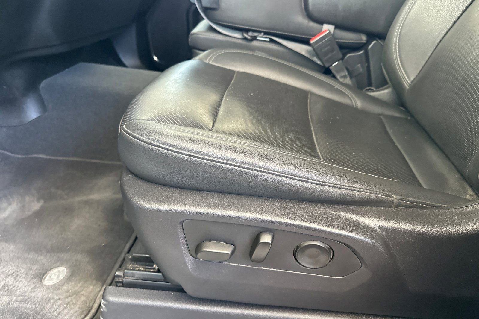 Used 2024 GMC Sierra 1500 SLT image 12