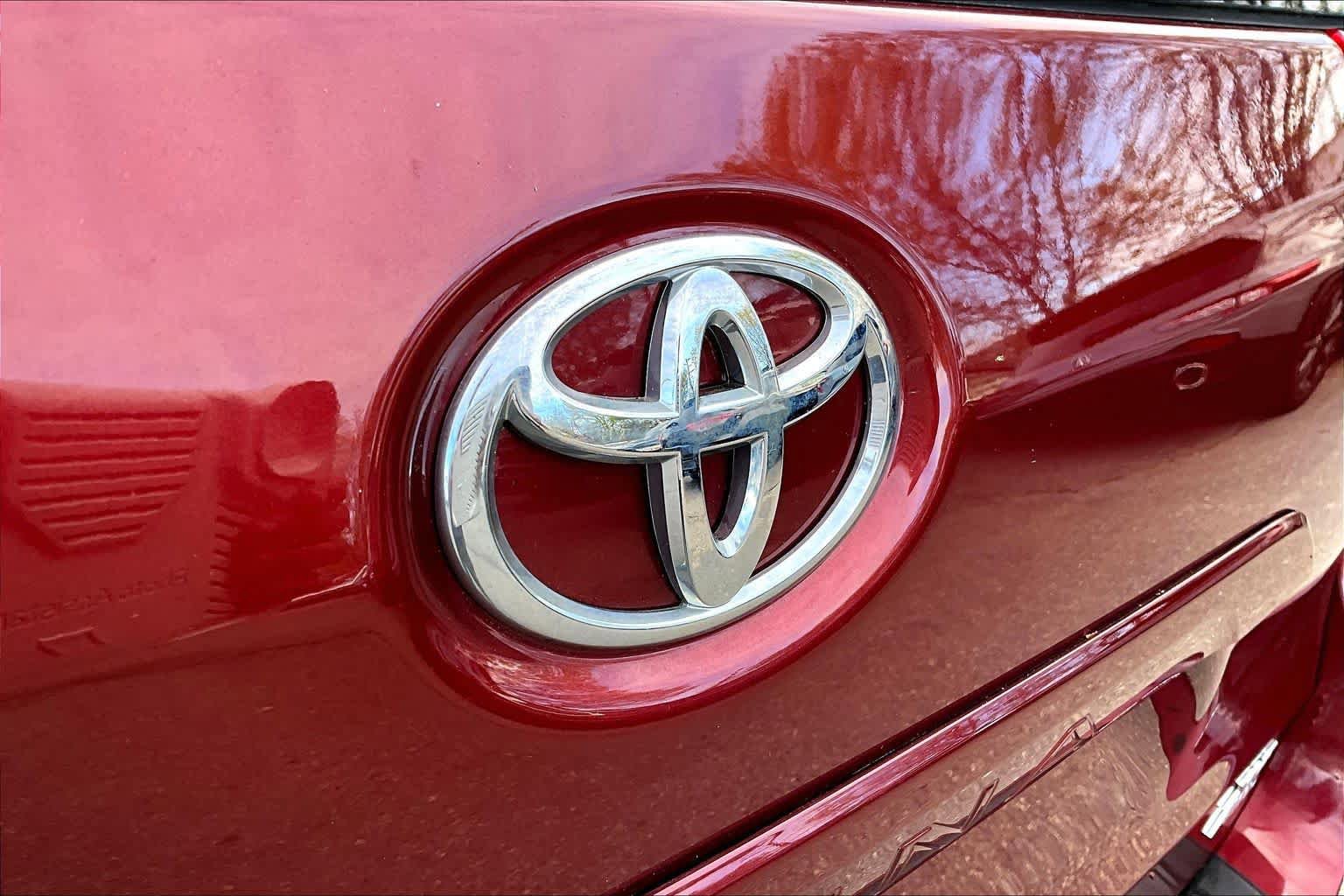 Used 2018 Toyota Sienna XLE w/ XLE Navigation Package AWD/4WD image 30
