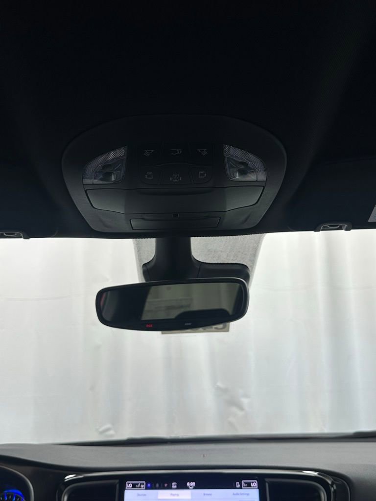 New 2025 Chrysler Pacifica Select w/ Fav Edition Package image 17