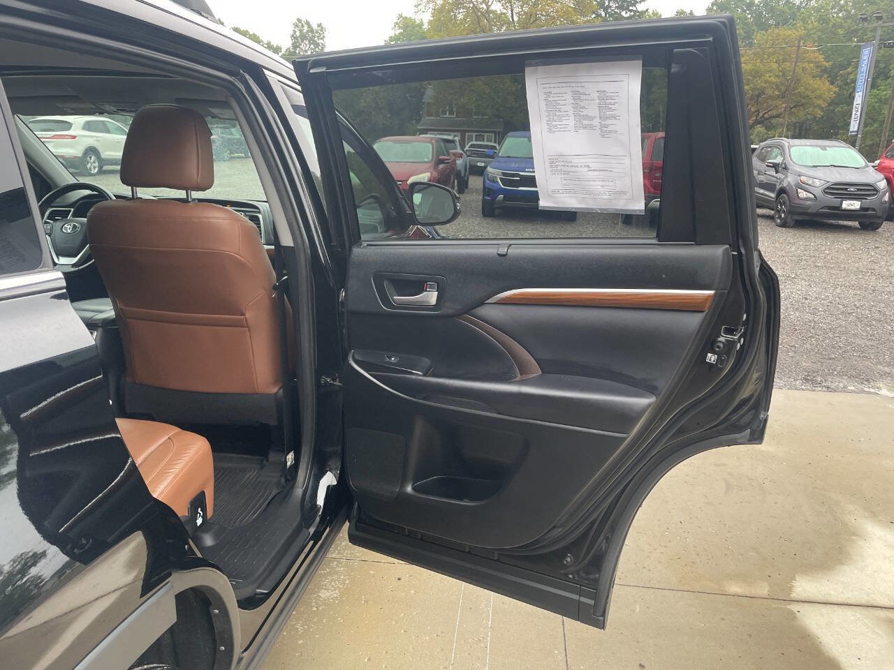 Used 2018 Toyota Highlander Limited image 18